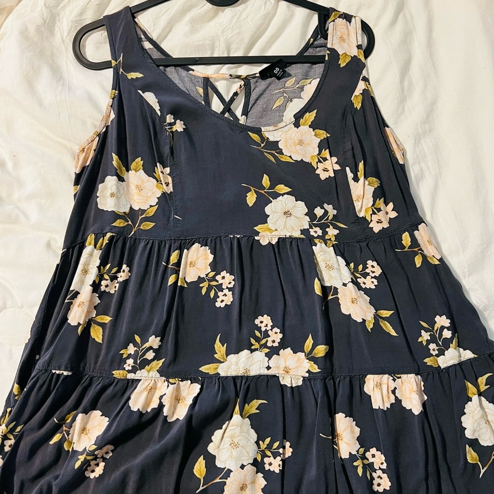 Torrid Floral Sleeveless Top - Black and Cream